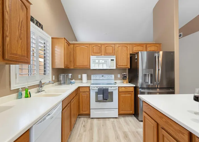 Holiday home Backyard Oasis! Group-friendly San Tan Valley Queen Creek