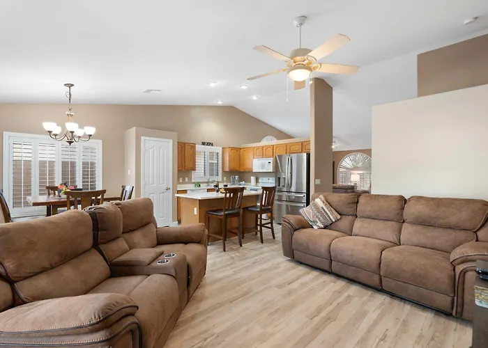 Backyard Oasis! Group-friendly San Tan Valley * Queen Creek