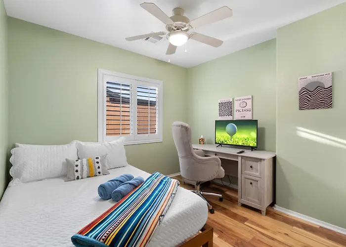 Holiday home Backyard Oasis! Group-friendly San Tan Valley Queen Creek