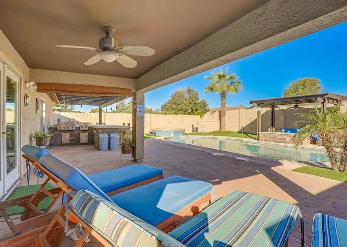 Backyard Oasis! Group-friendly San Tan Valley * Queen Creek