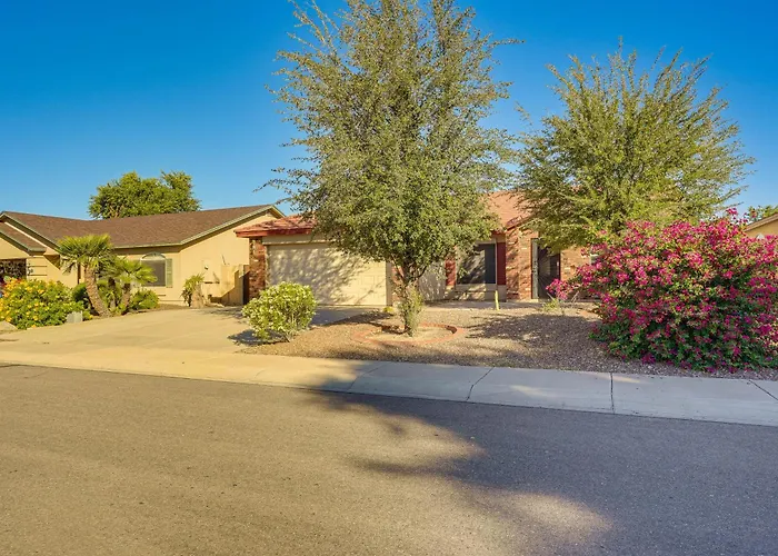 Backyard Oasis! Group-friendly San Tan Valley