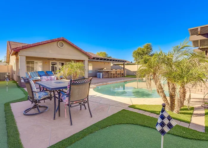 Backyard Oasis! Group-friendly San Tan Valley Holiday home *