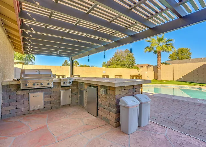 Holiday home Backyard Oasis! Group-friendly San Tan Valley Queen Creek