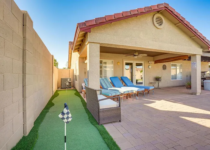 Backyard Oasis! Group-friendly San Tan Valley *