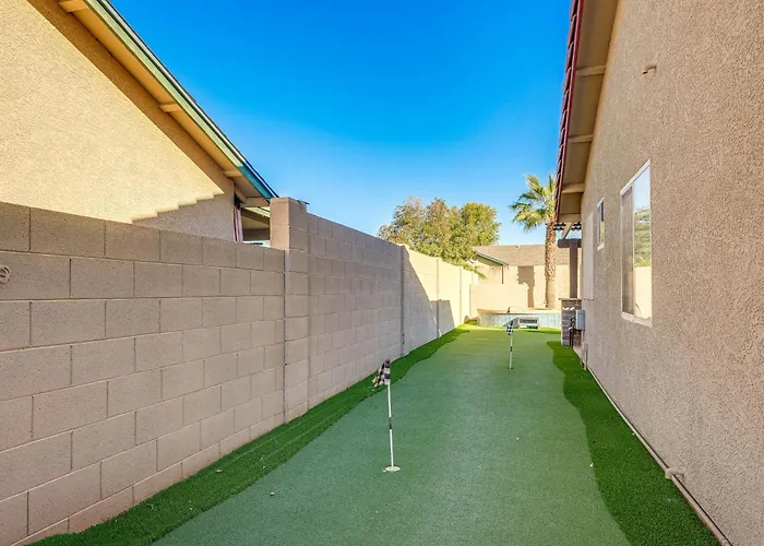 Backyard Oasis! Group-friendly San Tan Valley *